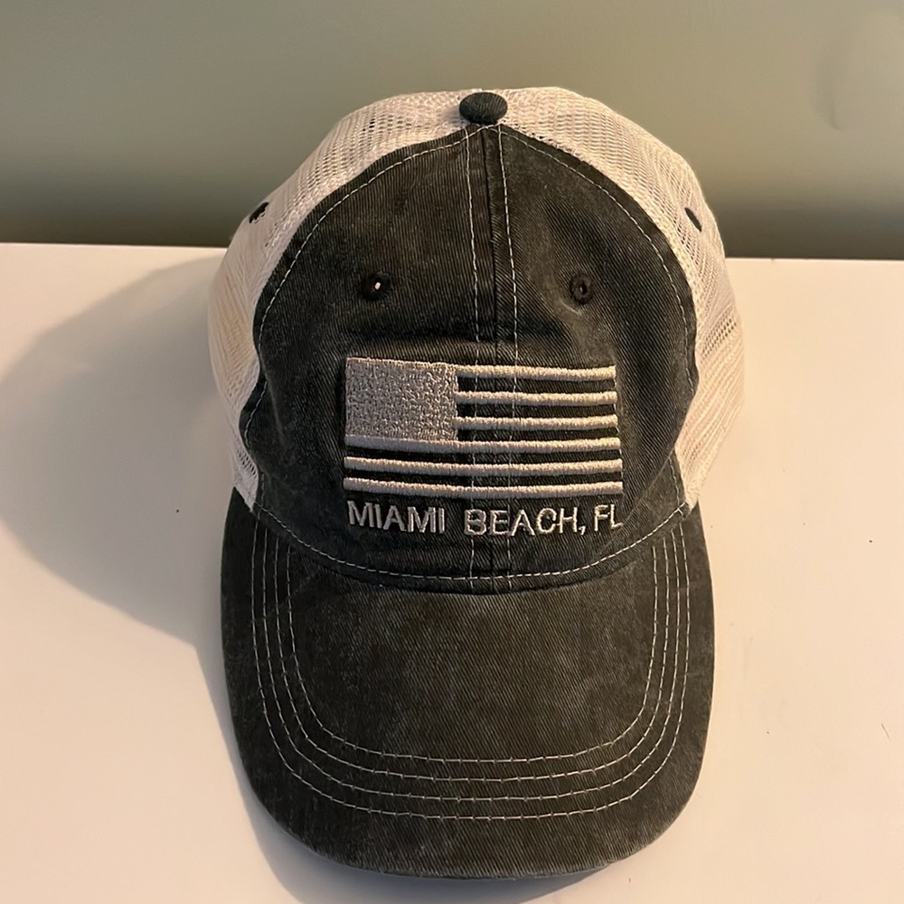 Miami Beach Trucker Hat New w/o Tags OS